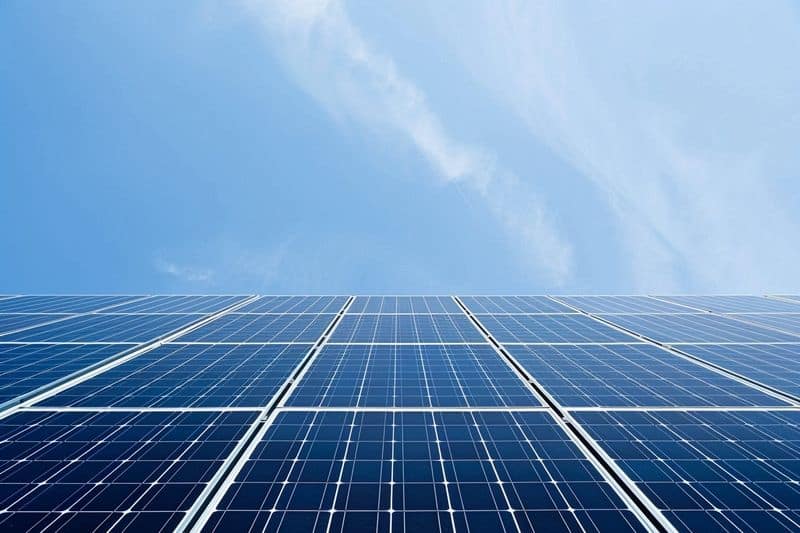 Les enjeux stratégiques pour l'avenir des centrales solaires en France
