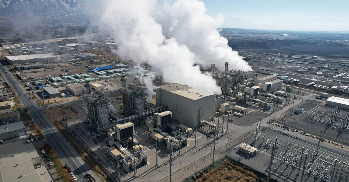 découvrez le concept d'ingénierie climatique, ses méthodes innovantes pour atténuer les effets du changement climatique et ses implications environnementales.