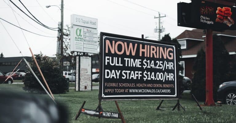 découvrez les opportunités d'emploi en dordogne : offres variées, secteurs en croissance et conseils pour réussir votre candidature dans cette belle région.