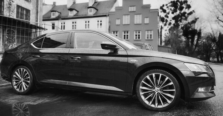 découvrez la skoda peaq, un véhicule innovant alliant design moderne, performance et technologie de pointe pour une expérience de conduite unique.