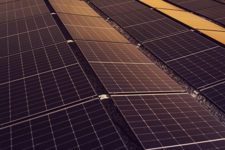 découvrez notre auvent solaire, une solution innovante et écologique pour protéger vos espaces tout en produisant de l'énergie renouvelable.