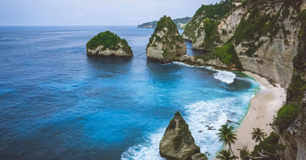 découvrez une visite côtière insolite qui vous emmène hors des sentiers battus pour explorer des paysages marins étonnants et des trésors cachés.