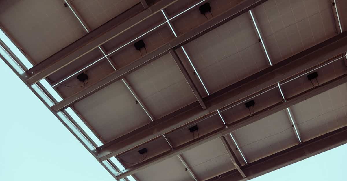 découvrez les avantages d'un toit photovoltaïque pour produire votre propre énergie solaire, réduire vos factures d'électricité et contribuer à un avenir durable.