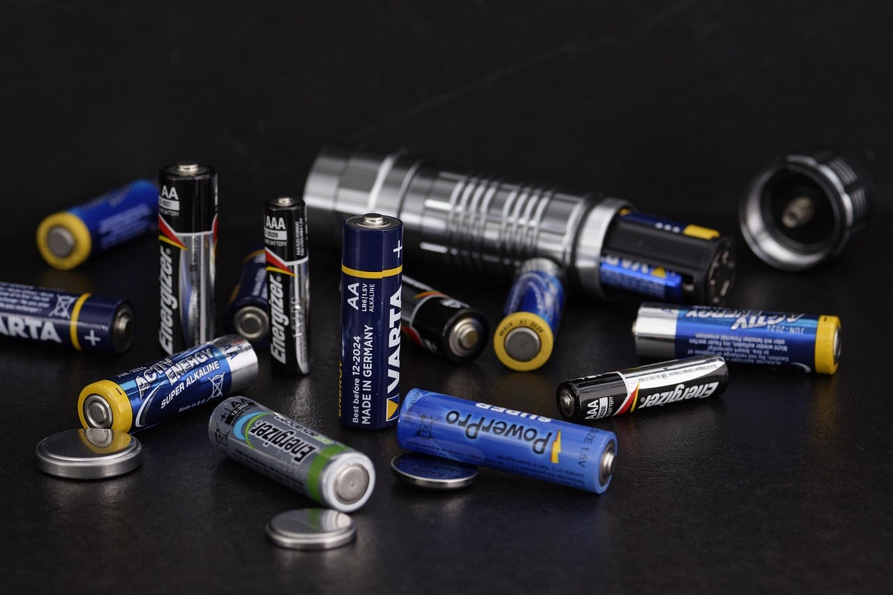 découvrez notre large gamme de batteries performantes et durables adaptées à tous vos appareils électroniques et véhicules.