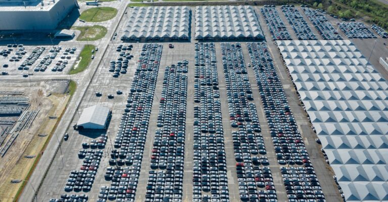découvrez tout sur la gigafactory, une usine à grande échelle dédiée à la production de batteries et de technologies avancées pour répondre aux besoins énergétiques du futur.