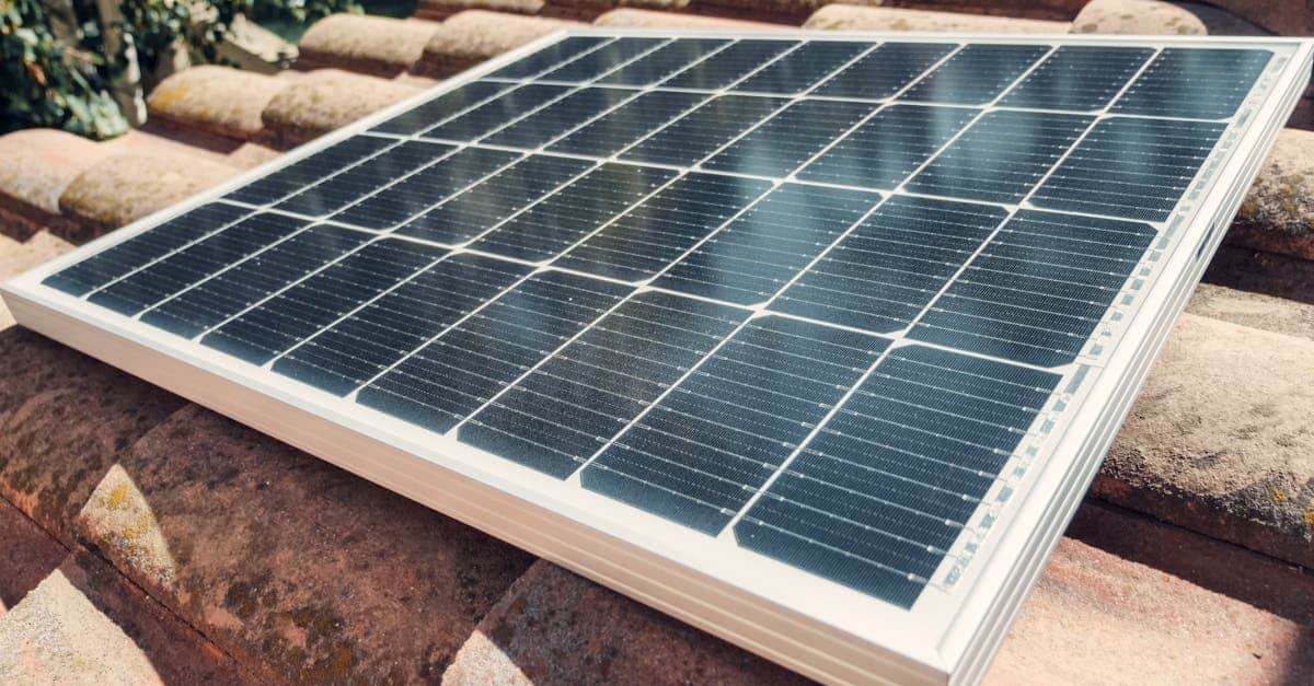 découvrez la durabilité des panneaux solaires : performances, longue vie et entretien pour une énergie solaire fiable et durable.