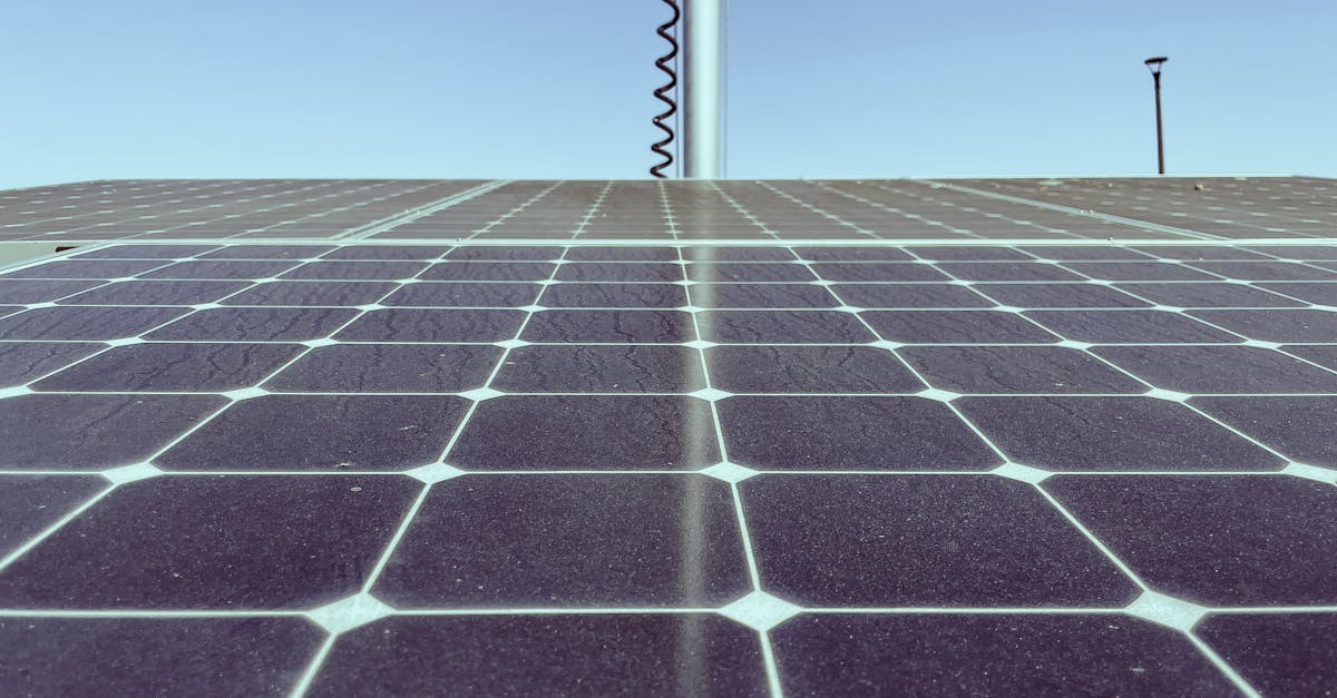découvrez les panneaux solaires spatiaux, une technologie innovante pour capter l'énergie solaire directement depuis l'espace et alimenter les systèmes terrestres durablement.