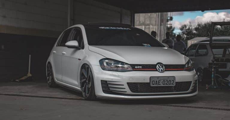 découvrez la volkswagen id.polo gti, l'alliance parfaite entre performance électrique et design sportif, offrant une conduite dynamique et éco-responsable.