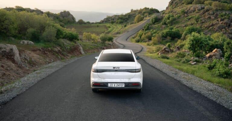 découvrez la byd atto 3 evo, un suv électrique alliant design moderne, performance écologique et technologies avancées pour une conduite innovante et responsable.