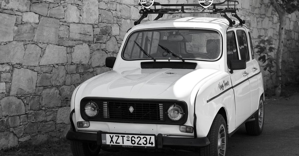 découvrez le renault 4 électrique suv, alliant design rétro et technologie moderne pour une conduite écologique et urbaine.