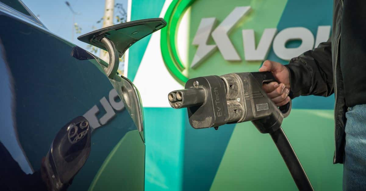 découvrez tout sur les voitures électriques : avantages, fonctionnement, modèles populaires et innovations technologiques pour un avenir durable.