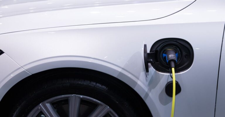 découvrez les voitures électriques les moins efficientes du marché, leur consommation énergétique et leurs performances, pour mieux orienter votre choix.