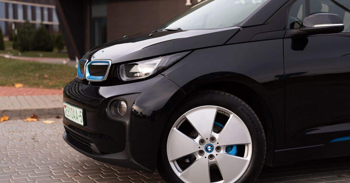 découvrez tout sur la voiture électrique : avantages, autonomie, rechargement et impact environnemental. adoptez une mobilité plus propre et durable.