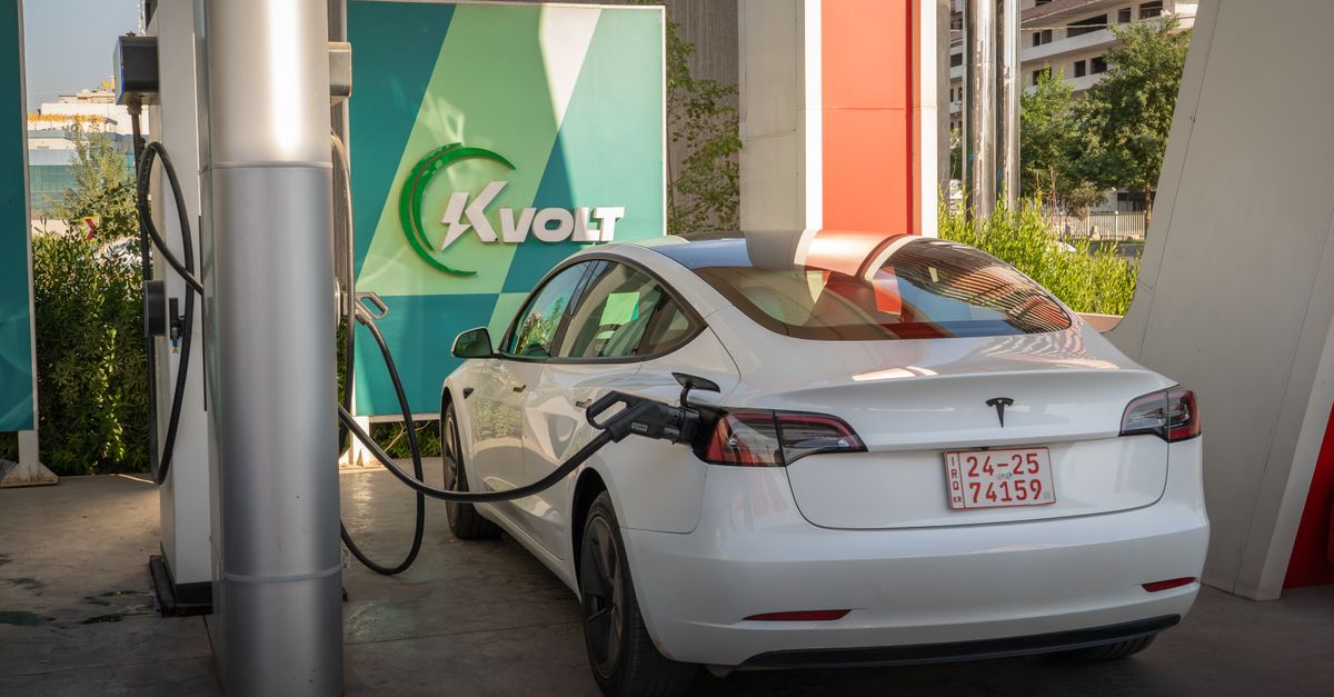 découvrez tout sur les voitures électriques : avantages, fonctionnement, modèles populaires et impact environnemental pour un avenir plus vert.
