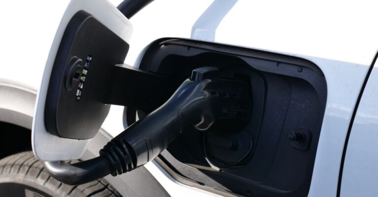 trouvez des solutions rapides et efficaces pour la recharge de véhicules électriques, avec des conseils, des guides et des innovations dans le domaine des bornes de recharge.