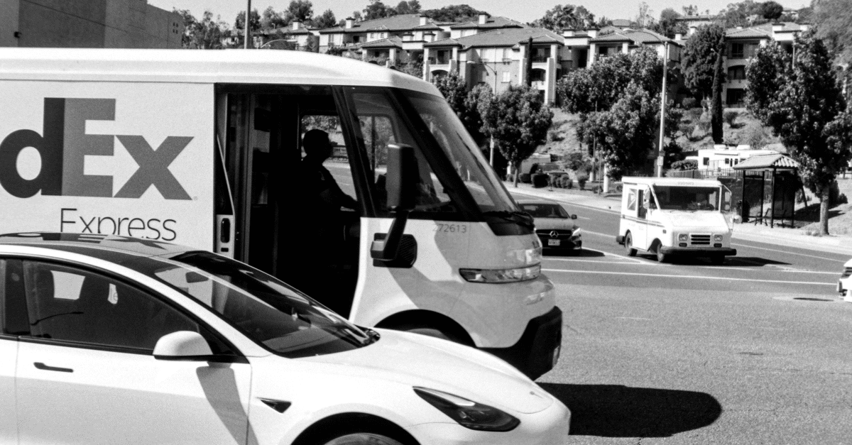 découvrez la tesla cybercab, le futur du transport électrique avec un design innovant et des performances exceptionnelles.