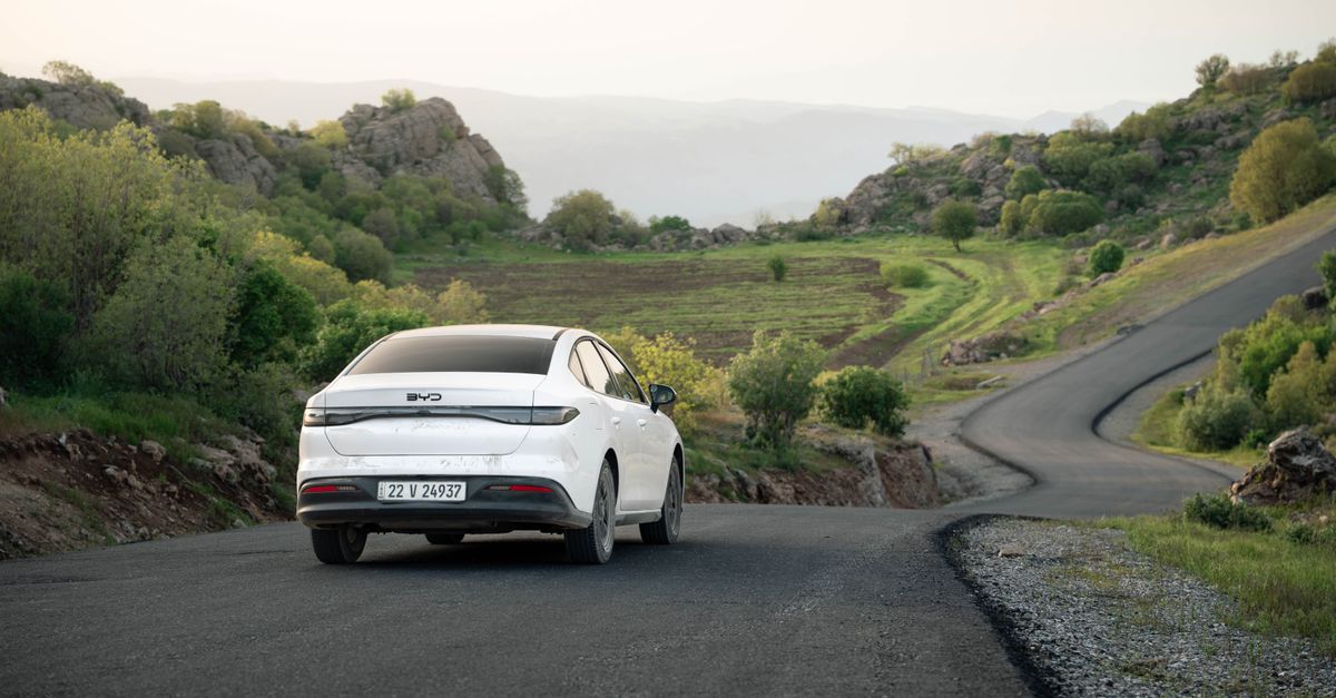 découvrez la consommation de carburant du byd atto 2 dm-i, son efficacité hybride et les facteurs qui influencent son autonomie au quotidien.